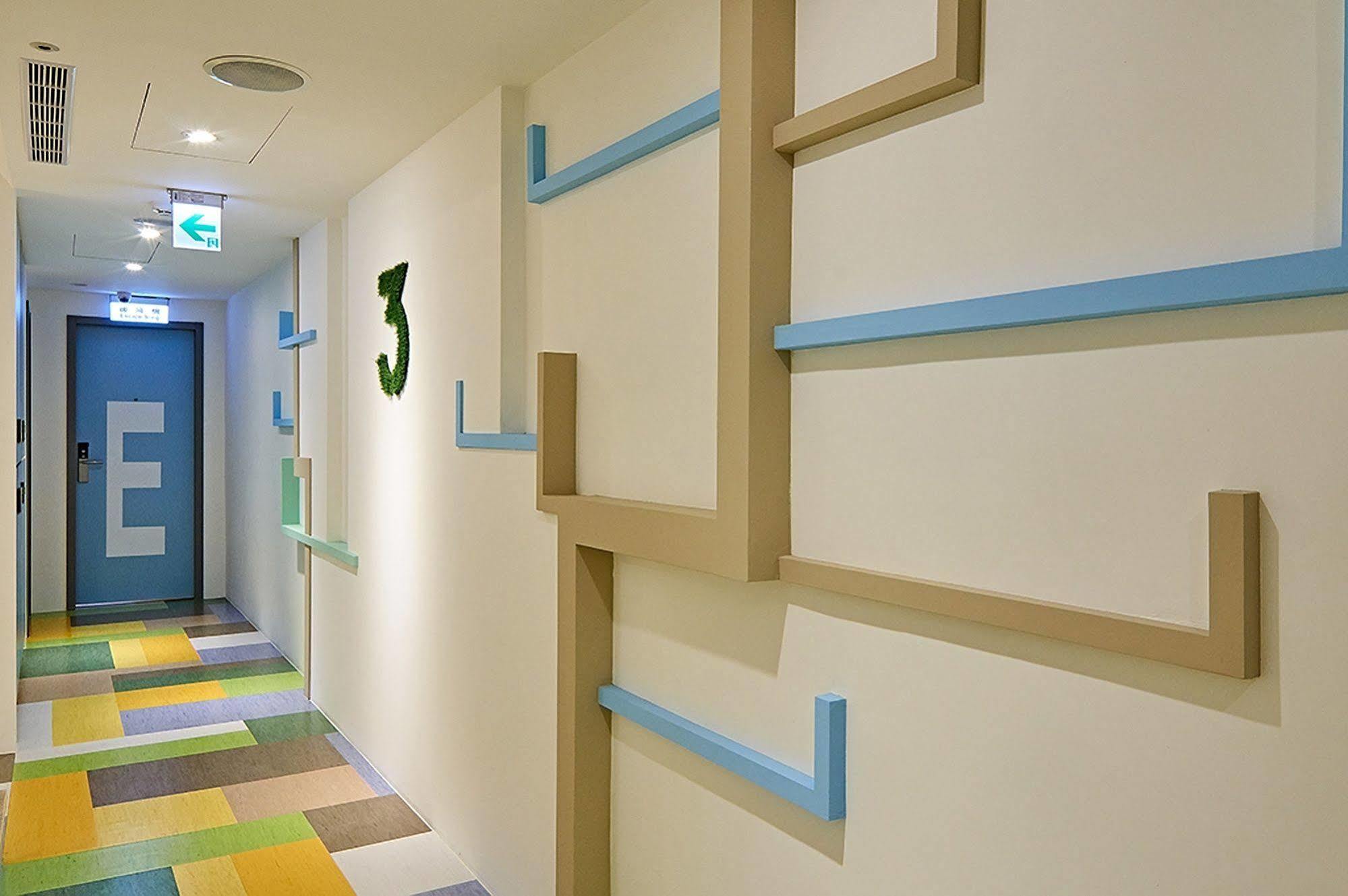 ג'יאושי East Hostel מראה חיצוני תמונה
